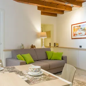 Vecchia & , Verona Italia